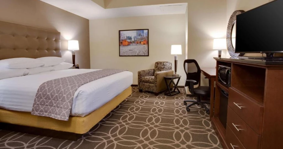 best Hotels Just a Stroll Away from PNC Park, Pittsburgh

