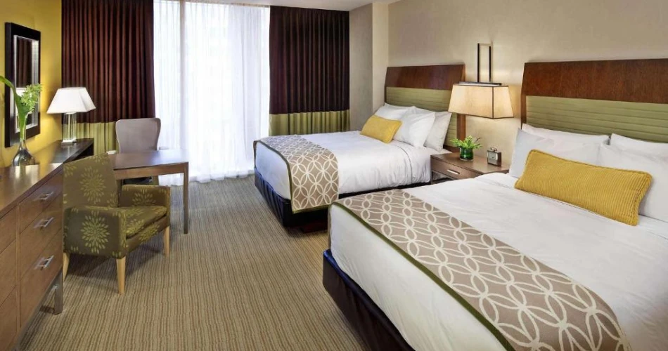 Ultimate Guide to Accommodations Near PNC Park for Your Pittsburgh Getaway