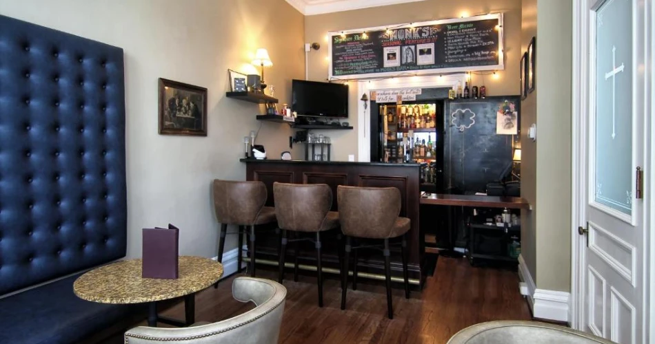 Ultimate Guide to Accommodations Near PNC Park for Your Pittsburgh Getaway